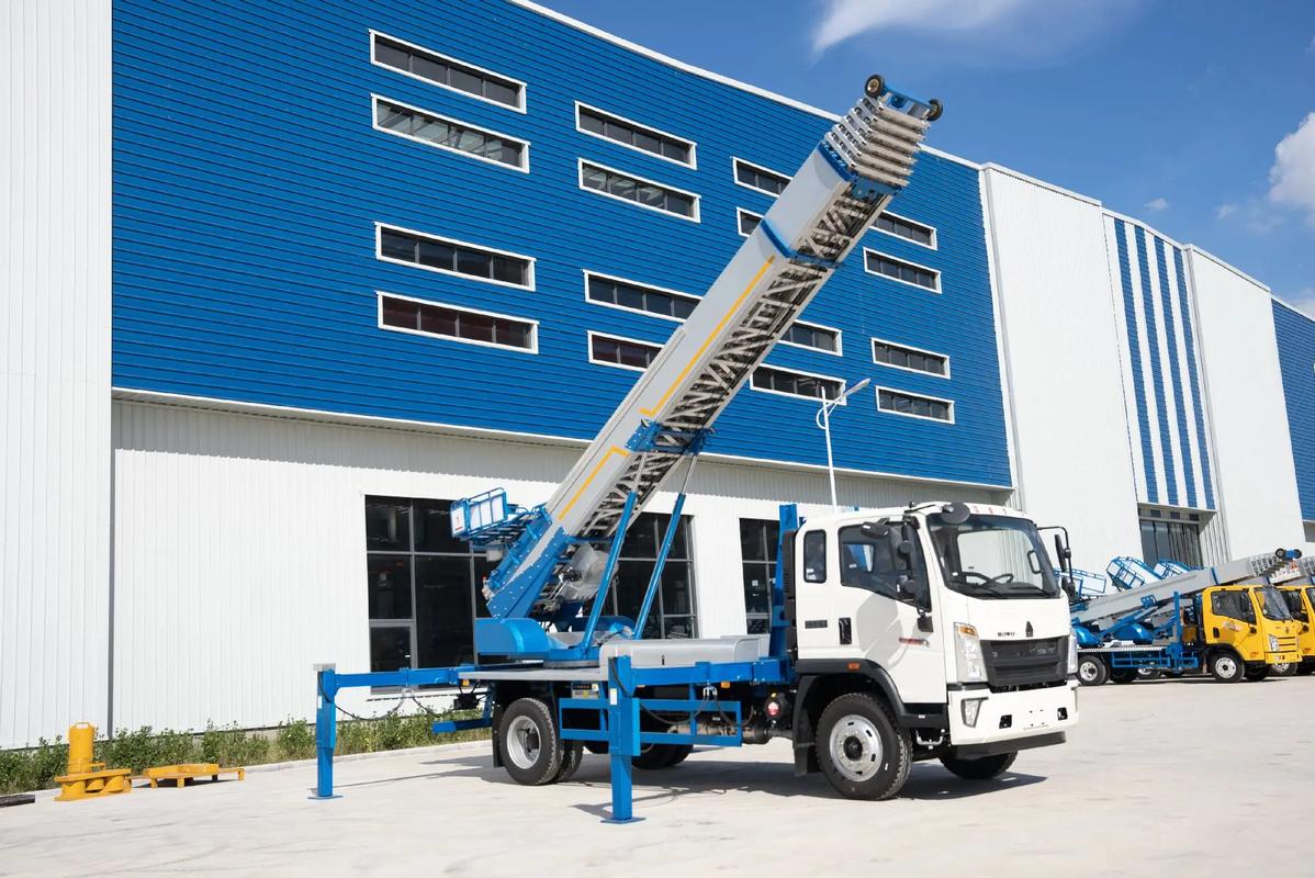 鹿寨小型云梯车上料车租赁多少钱