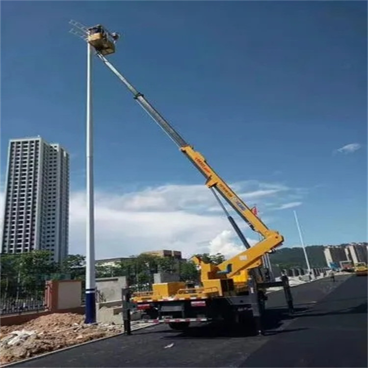 鹿寨维修路灯的曲臂升降车出租