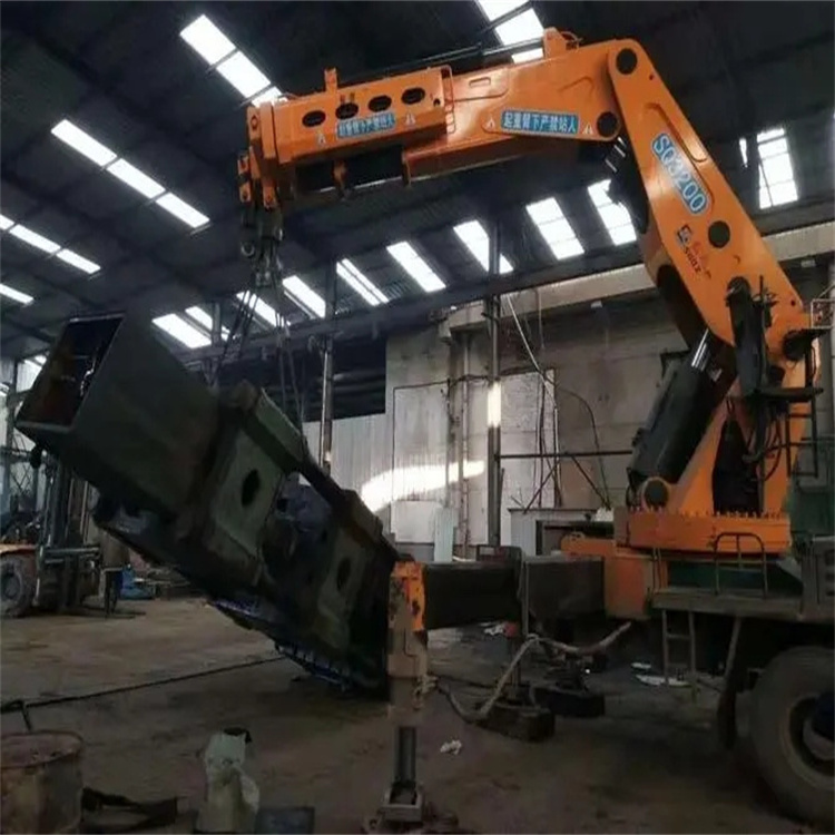 鹿寨200吨折臂吊出租