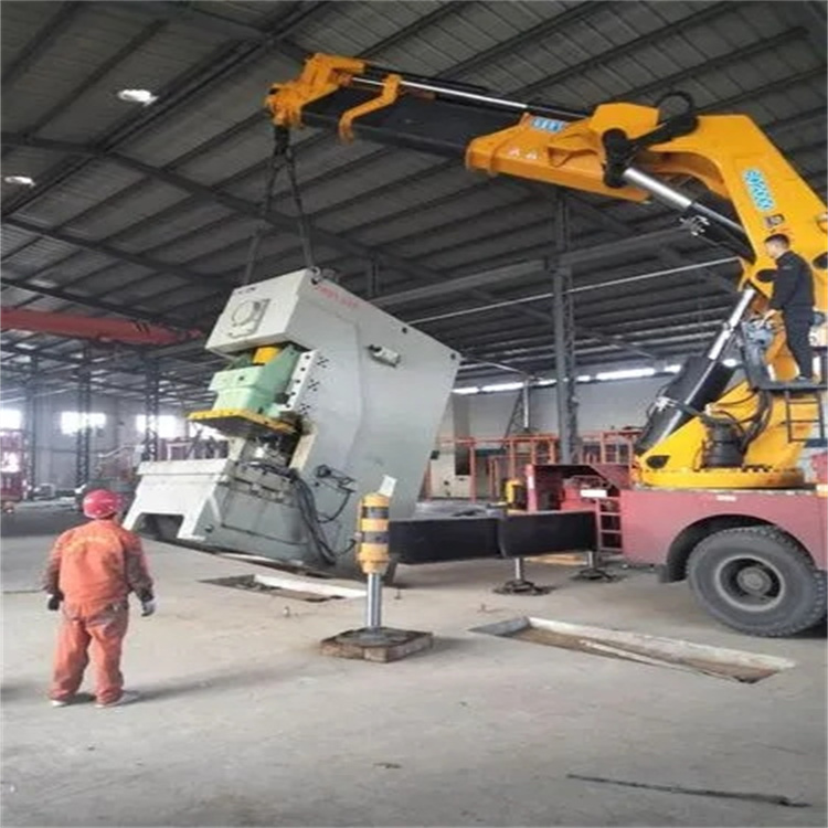 鹿寨80吨折臂吊车出租附近电话