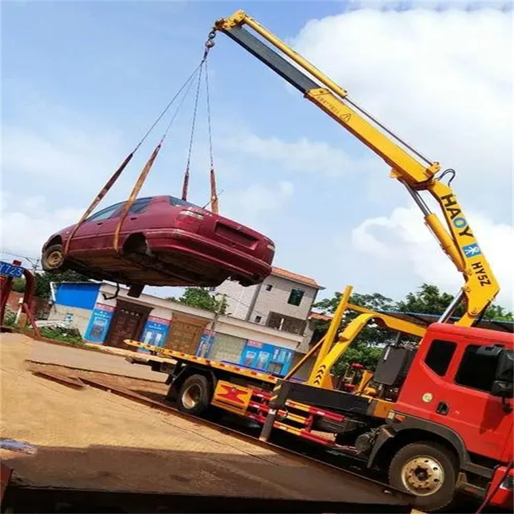 鹿寨吊车吊汽车的正确方法